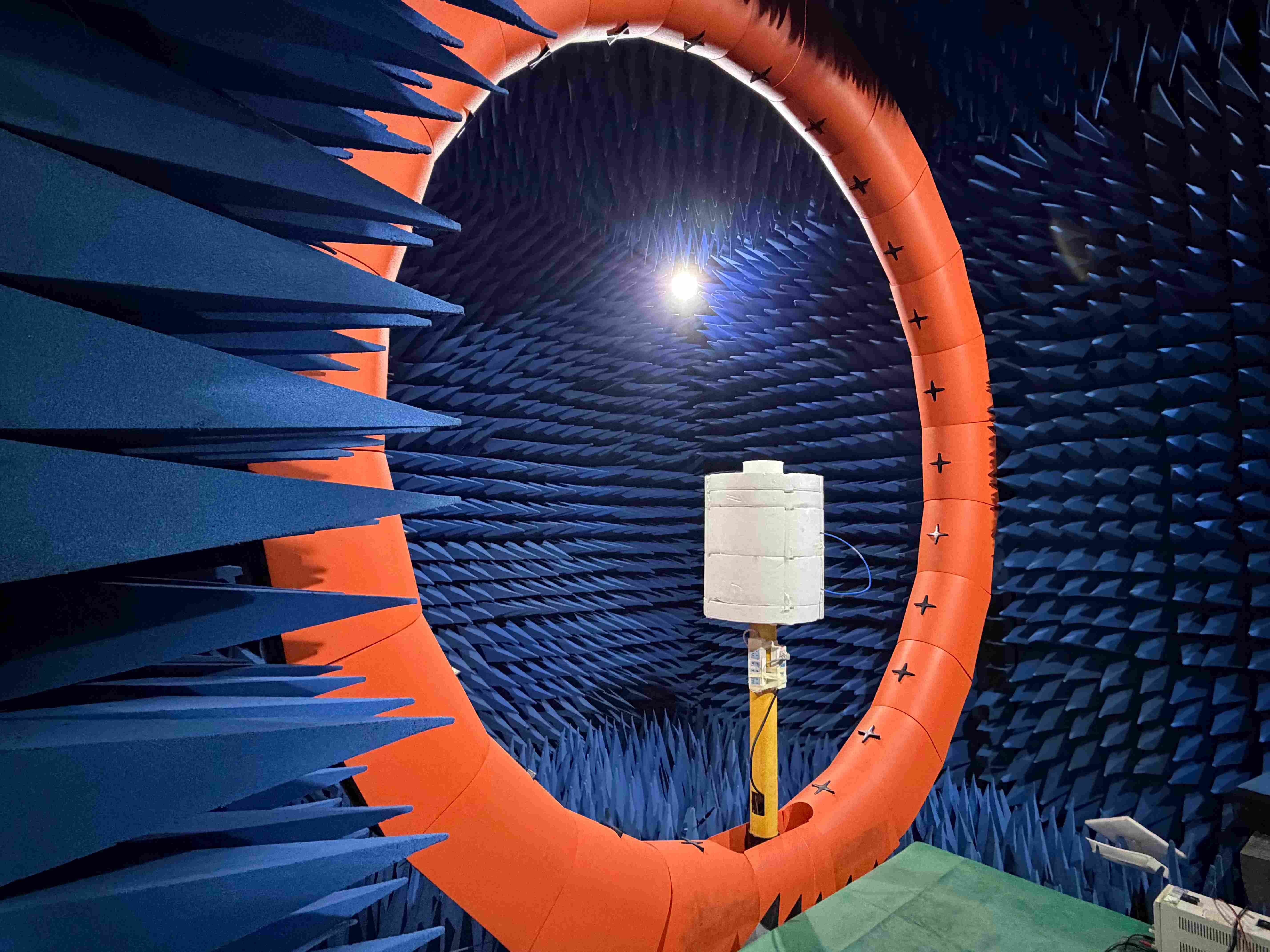 盛邦尔新增5G多探头天线测试暗室